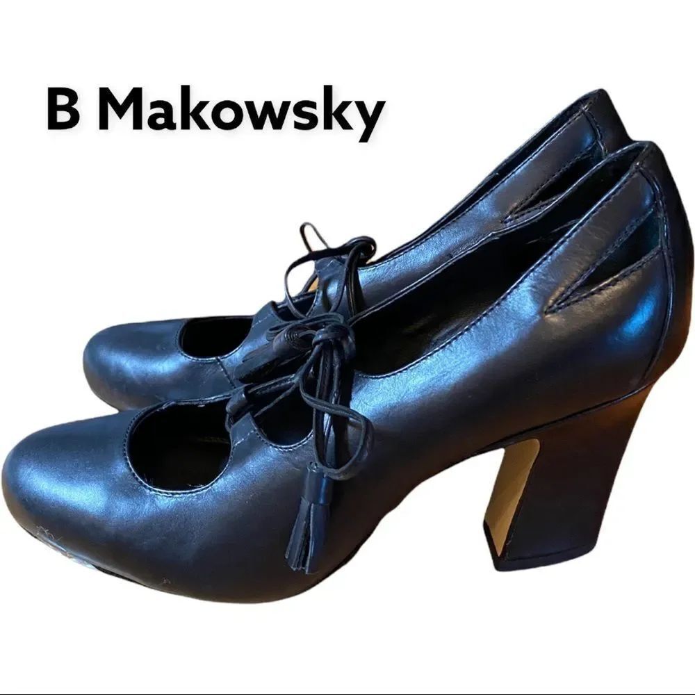 B. Makowsky "BFStarry" Women's Black Leather Tie Round Toe Heels 6